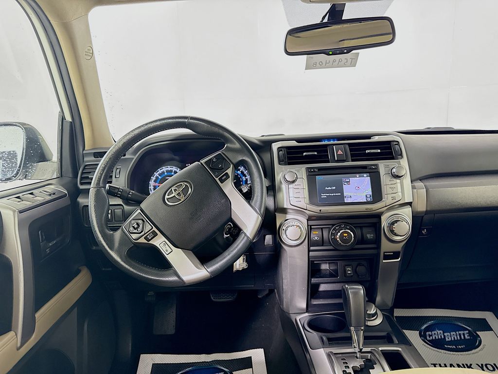 2015 Toyota 4Runner SR5 Premium photo 21