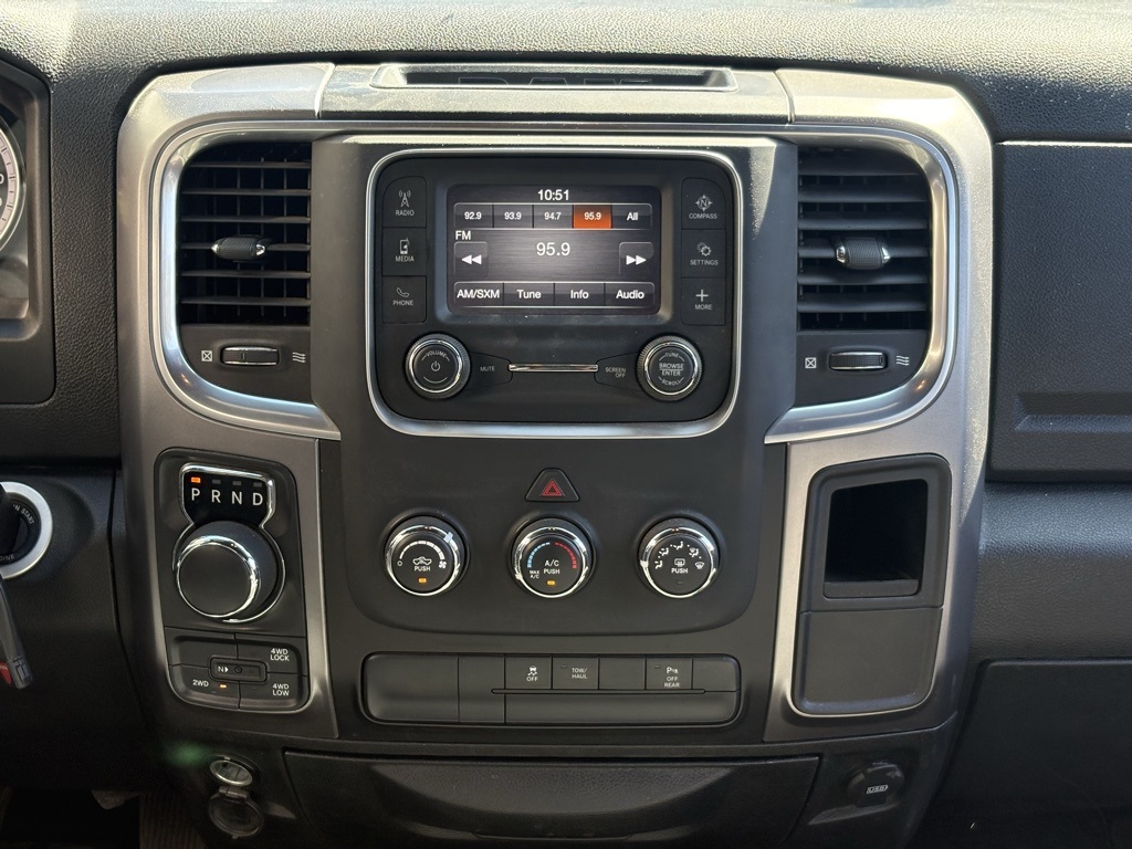 2021 Ram 1500 Classic Warlock photo 9