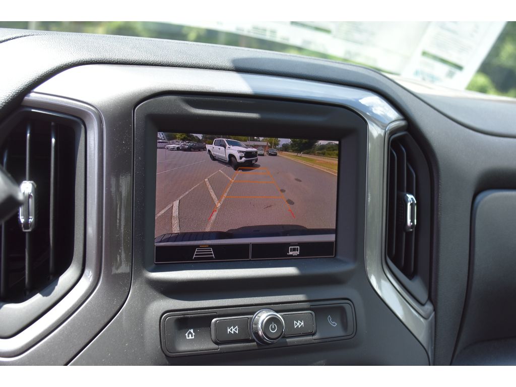 2025 Chevrolet Silverado 2500HD Custom photo 25