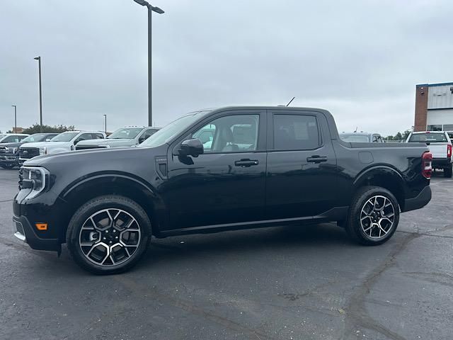 2025 Ford Maverick Lariat photo 2