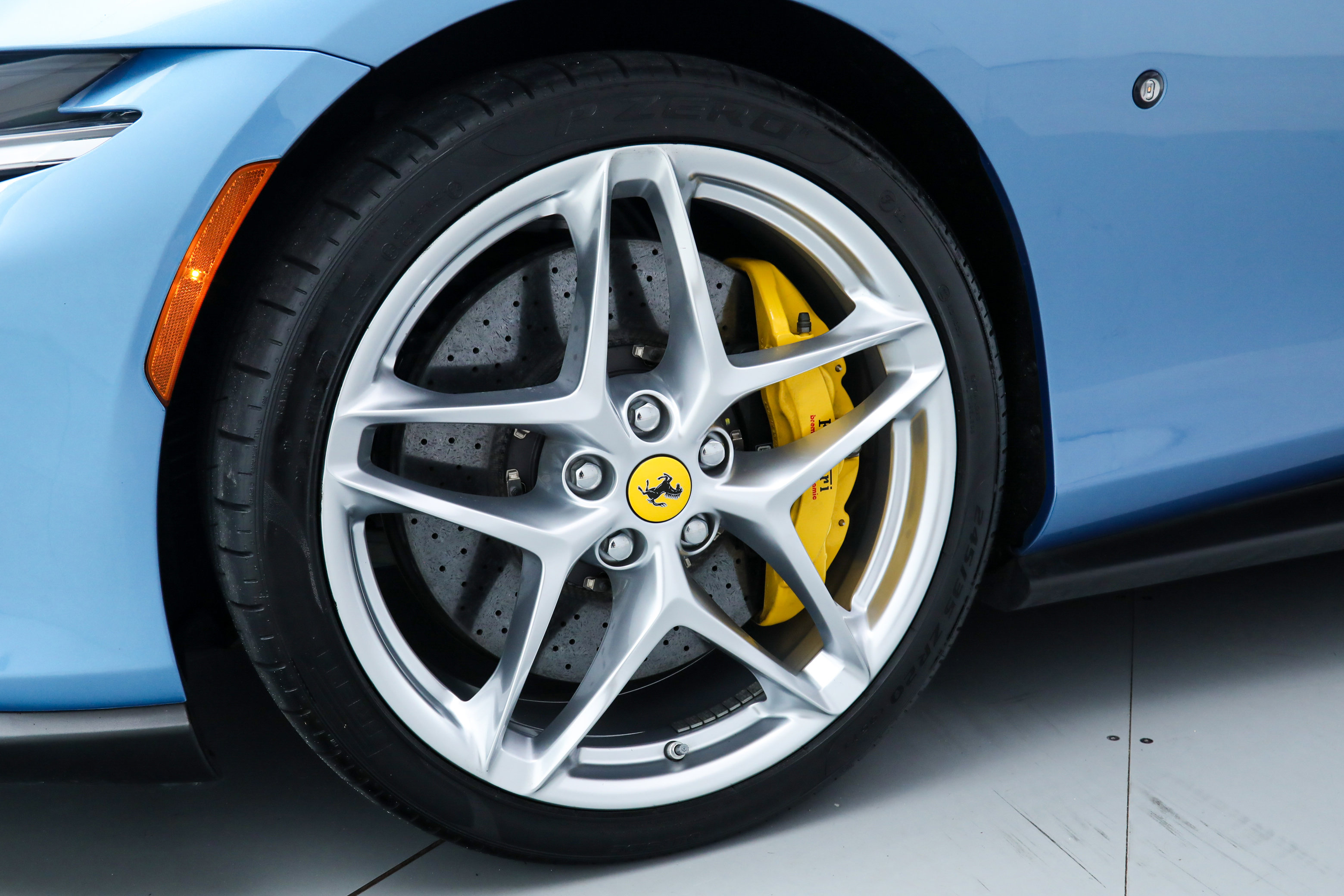 2025 Ferrari Roma Spider photo 16