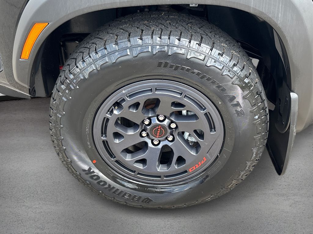 2025 Nissan Frontier PRO-4X photo 10