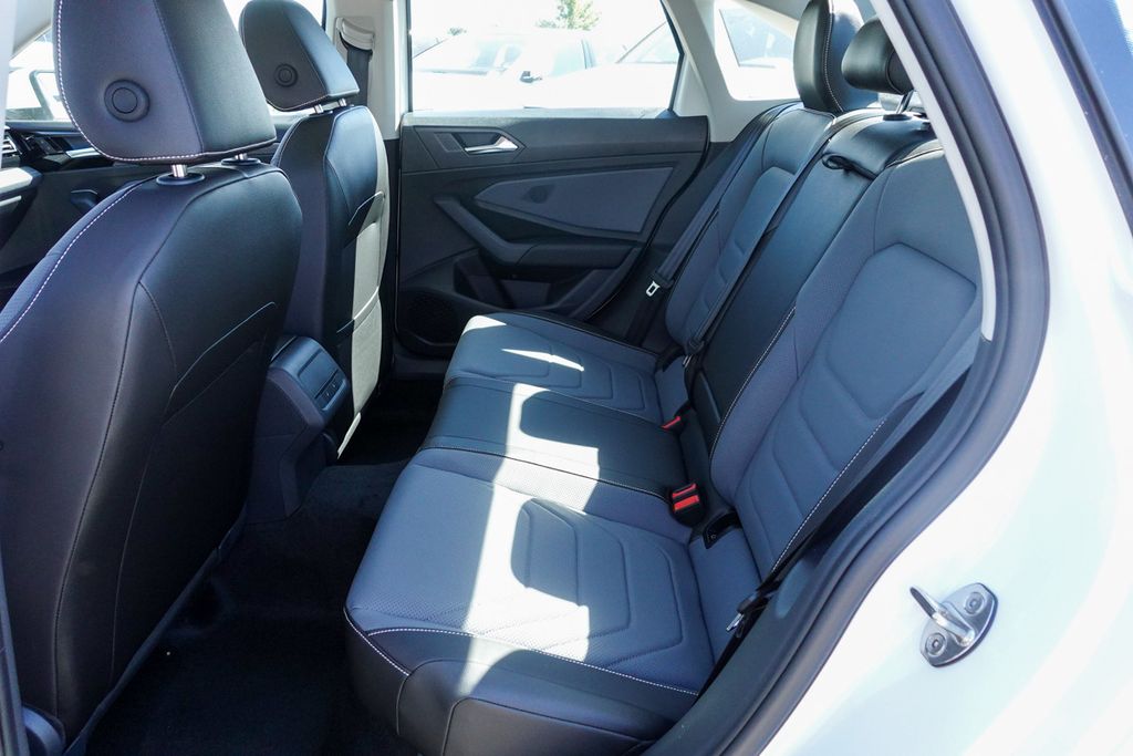 2025 Volkswagen Jetta 1.5T SEL photo 22