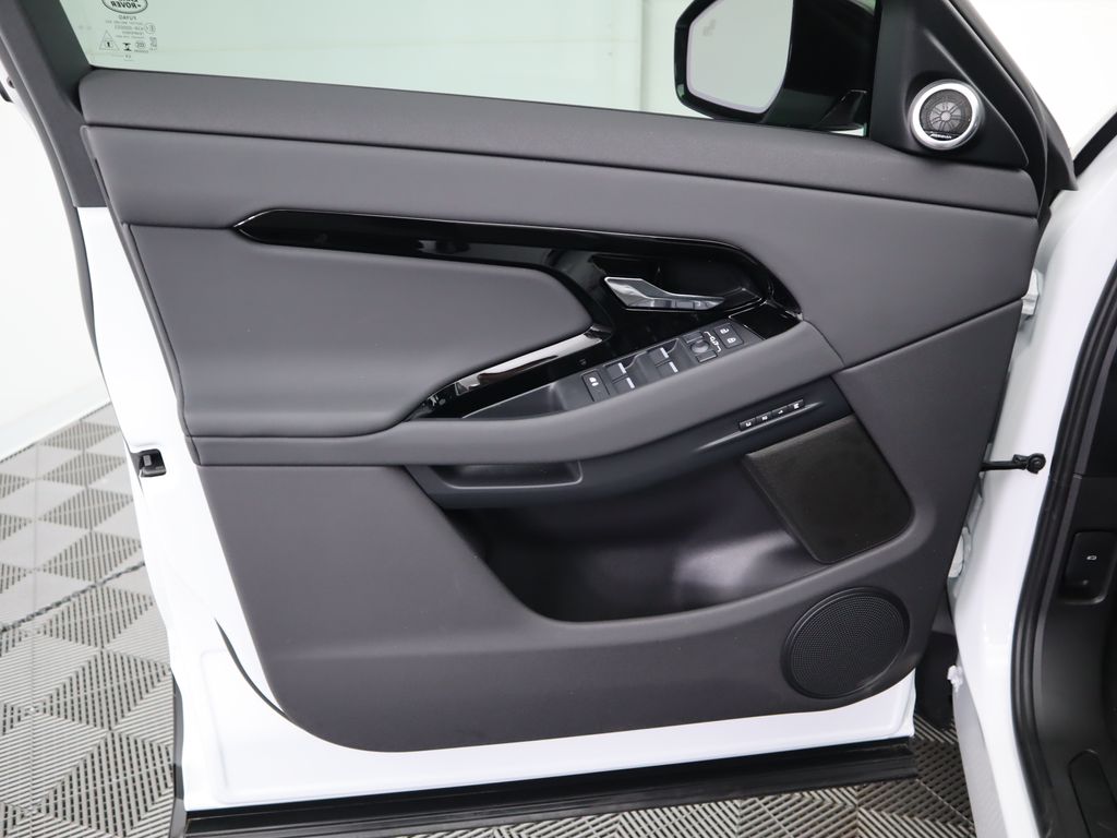 2025 Land Rover Range Rover Evoque S photo 21