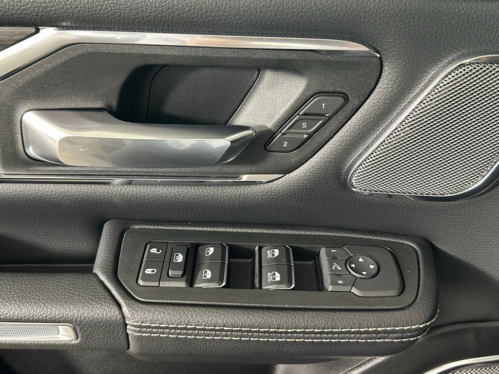 2025 Ram 1500 Laramie photo 12