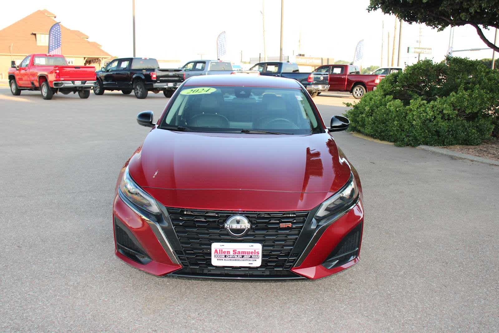 2024 Nissan Altima 2.5 SR photo 4