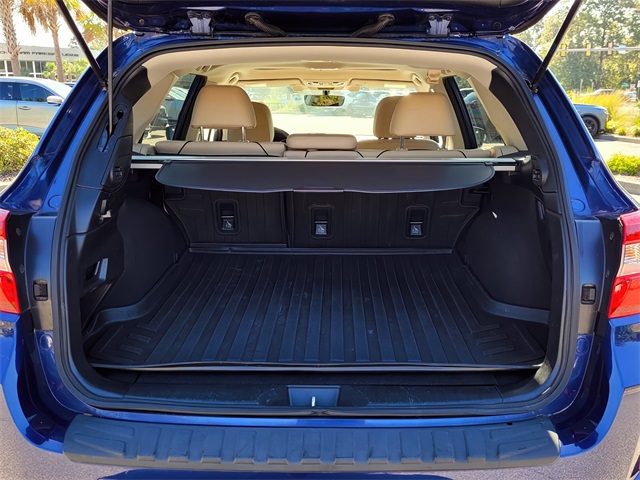 2017 Subaru Outback 2.5i Limited photo 3