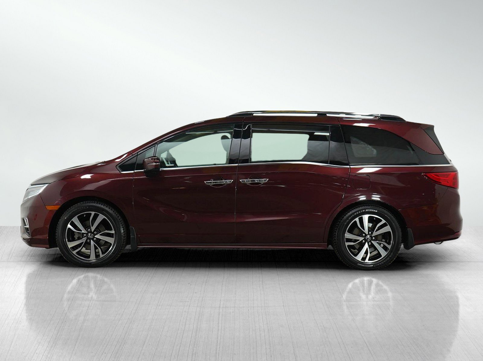 Used 2018 Honda Odyssey Elite with VIN 5FNRL6H93JB021870 for sale in Minneapolis, Minnesota