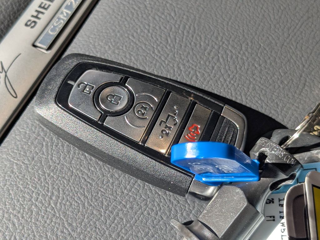2025 Ford F-150 Lariat photo 19