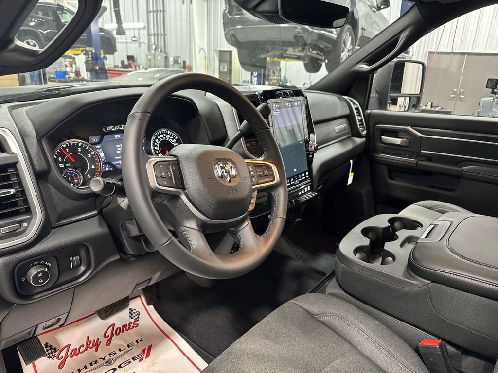 2024 Ram 2500 Big Horn photo 3