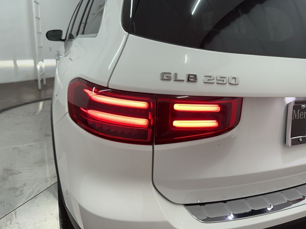 2026 Mercedes Benz GLB 250 4MATIC photo 25