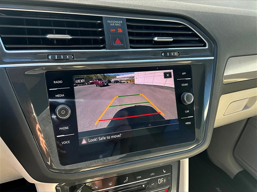 2022 Volkswagen Tiguan SE photo 16