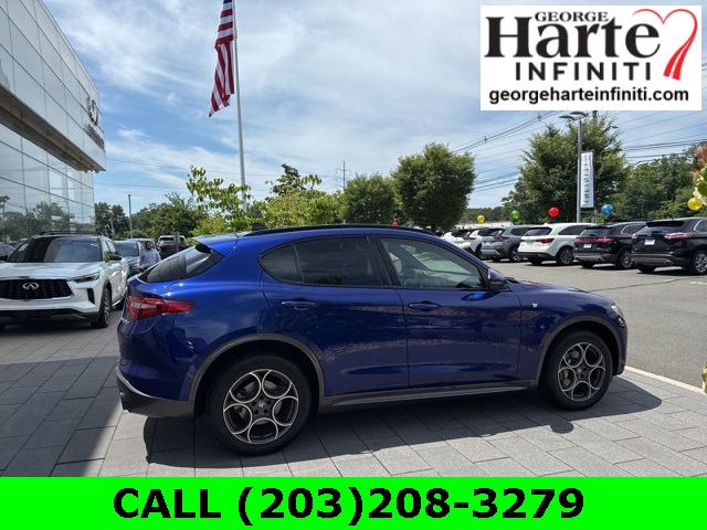 2022 Alfa Romeo Stelvio Ti photo 8
