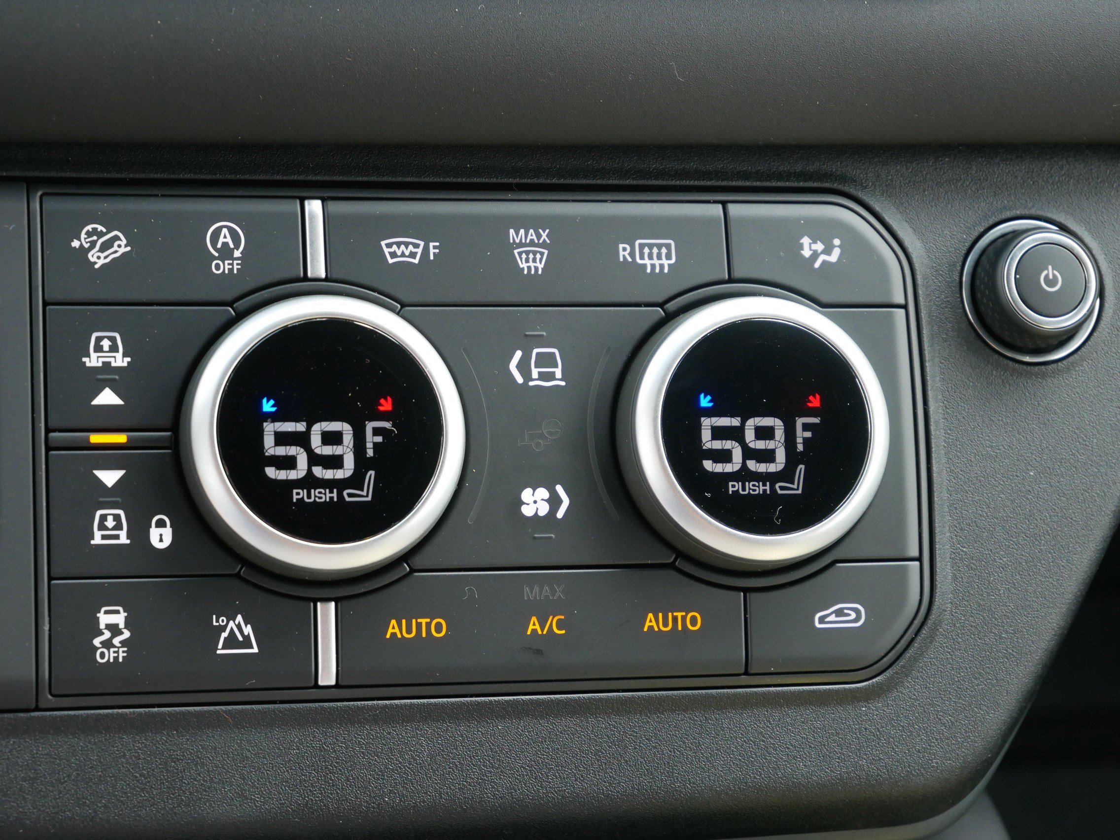 2025 Land Rover Defender 90 X-Dynamic SE photo 9