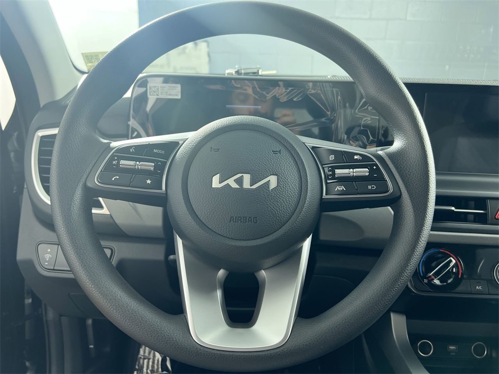 2026 Kia Seltos LX photo 15