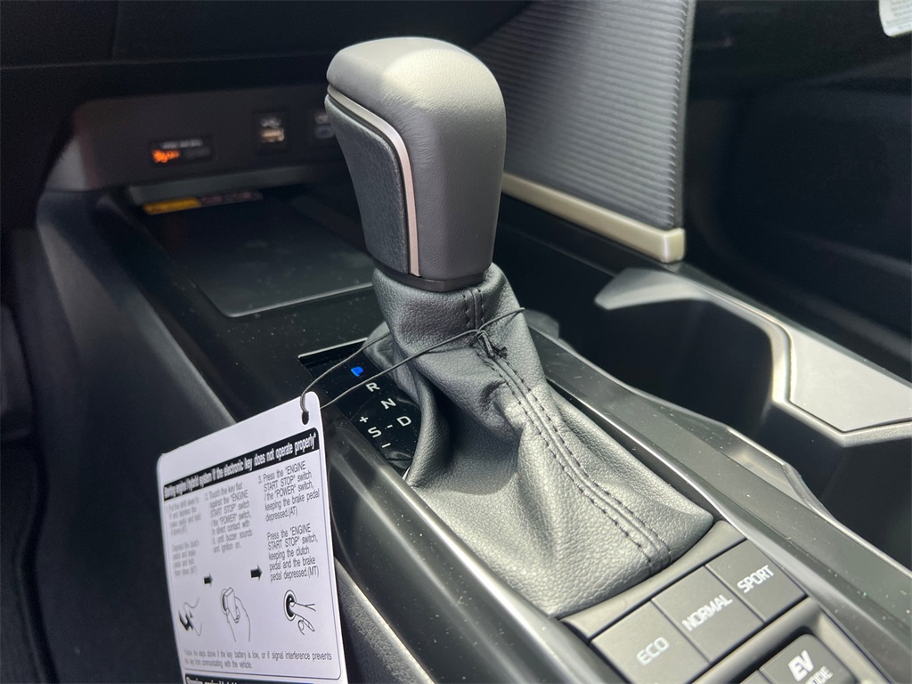 2025 Toyota Camry SE photo 28