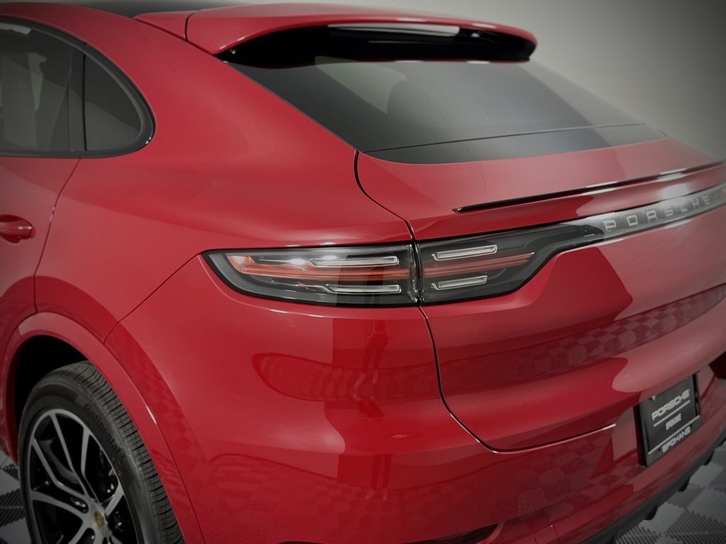 2023 Porsche Cayenne Coupe photo 12