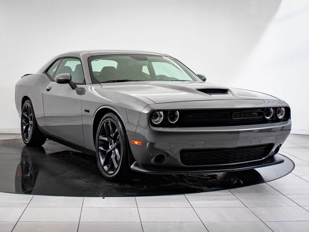 2023 Dodge Challenger R/T photo 12