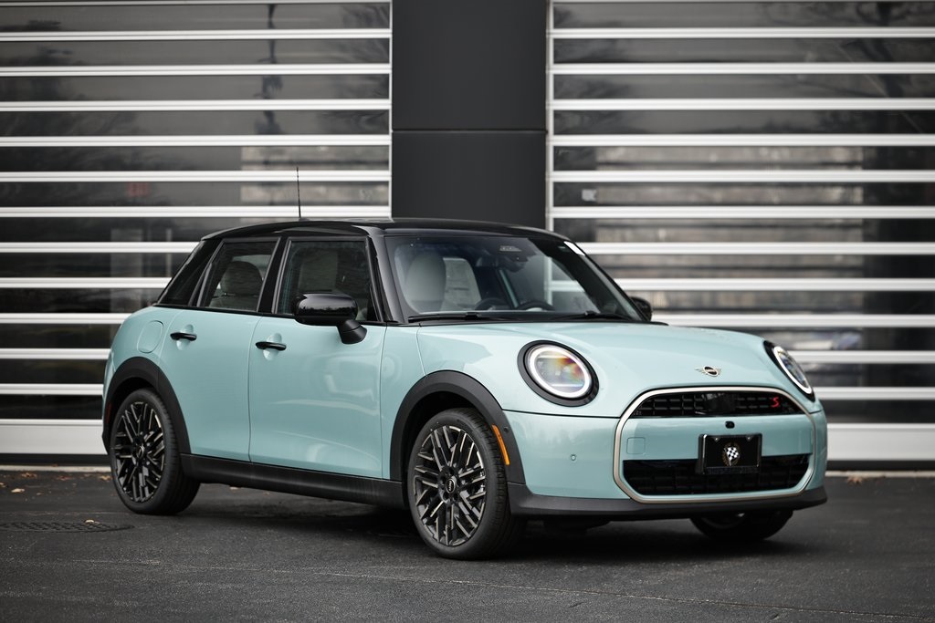 2026 MINI Hardtop 4 Door S's photo