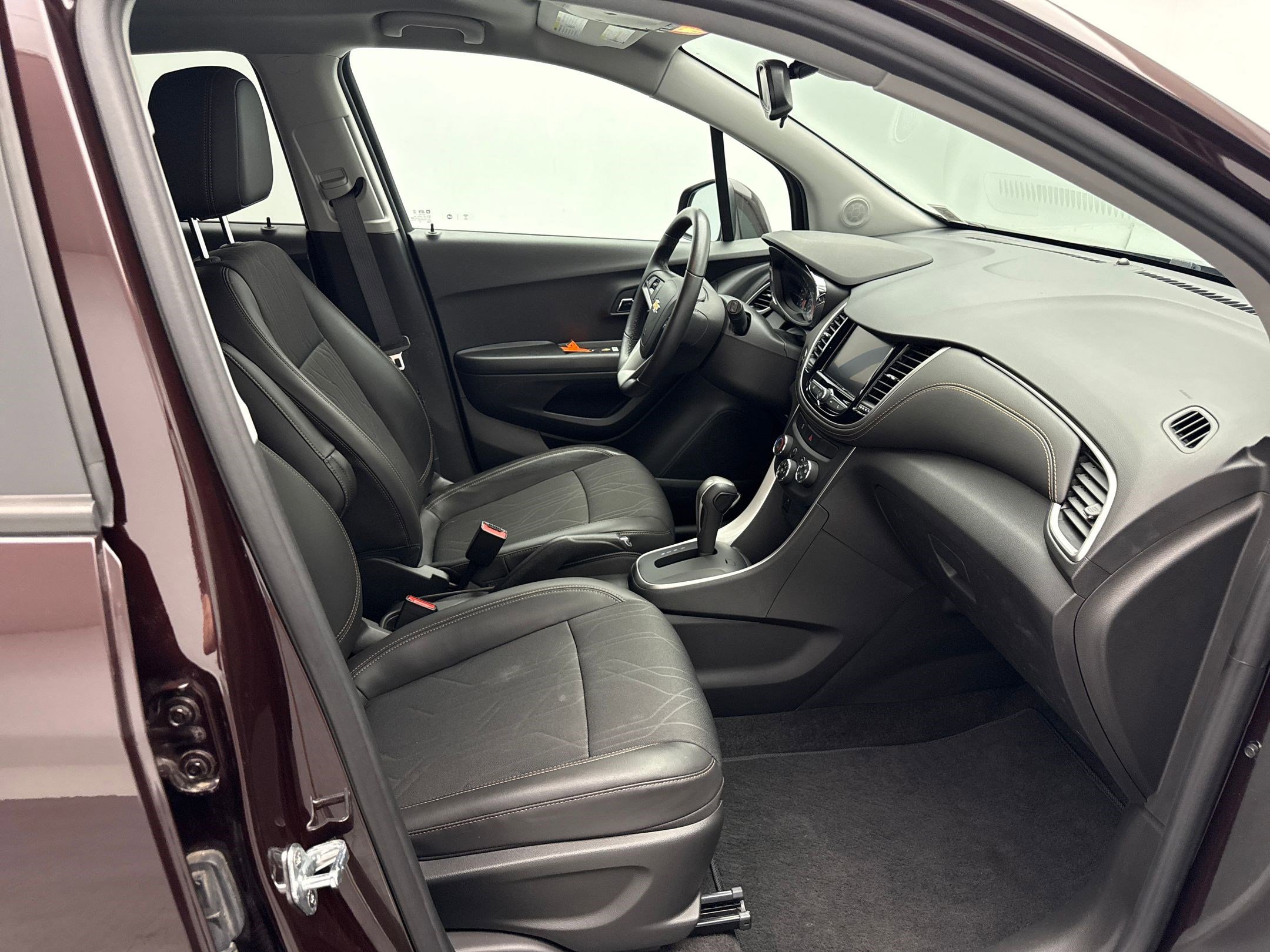 2022 Chevrolet Trax LT photo 27