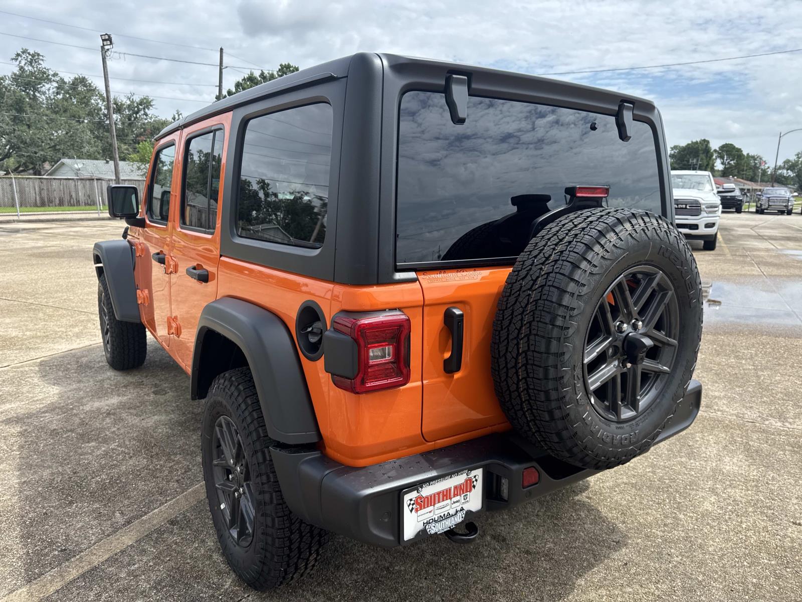 2025 Jeep Wrangler Sport S photo 3