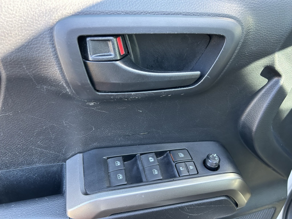 2021 Toyota Tacoma SR5 photo 10