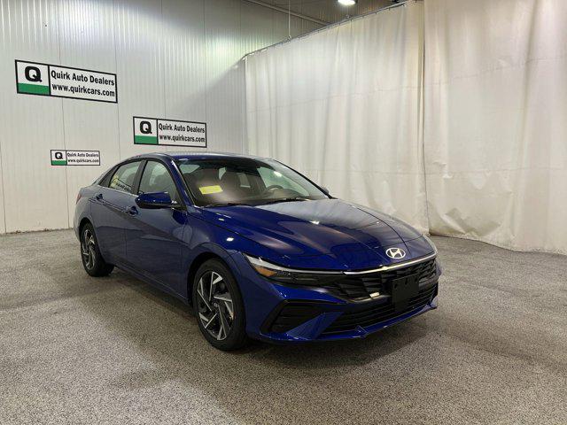 2025 Hyundai Elantra SEL Convenience photo 2
