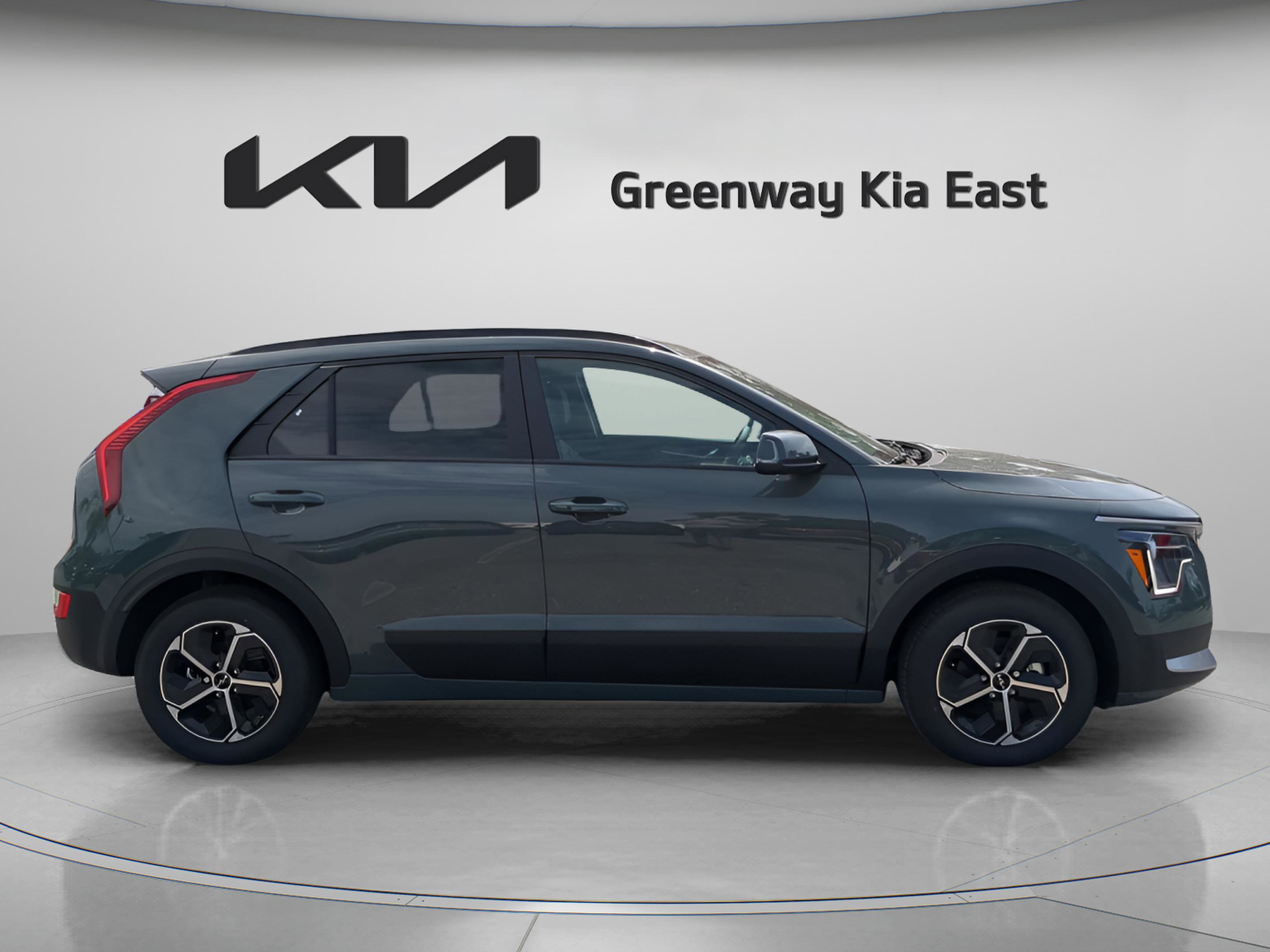 2025 Kia Niro EX photo 7