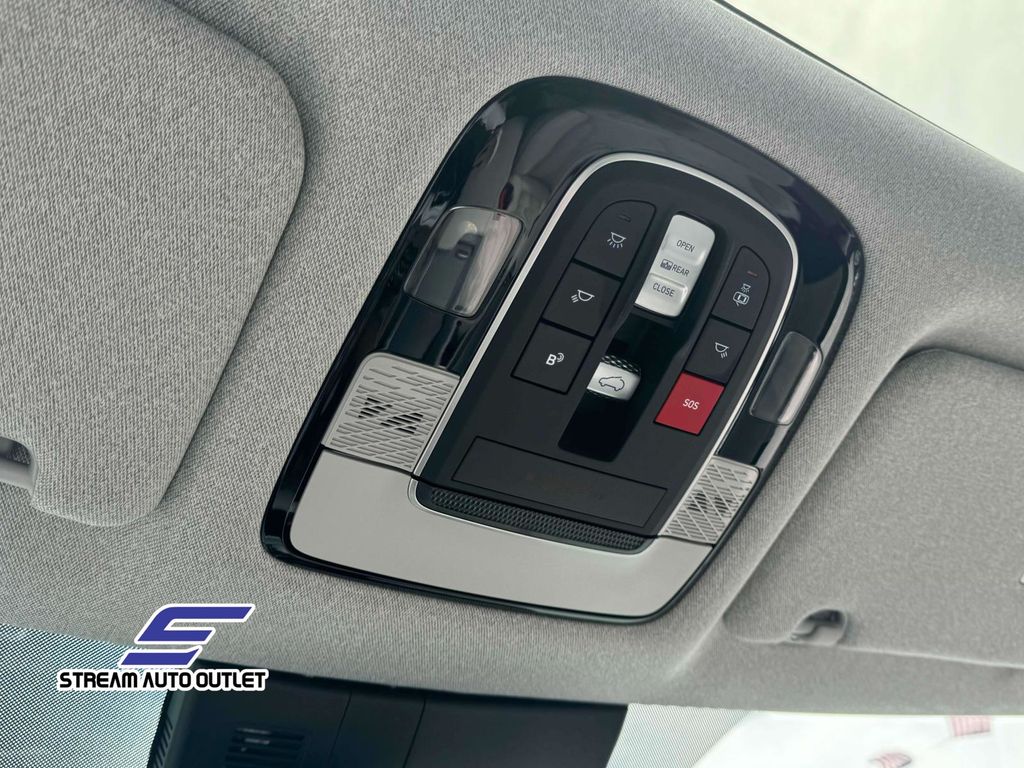 2025 Hyundai Palisade Limited photo 29