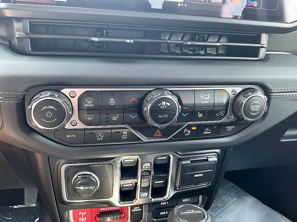 2025 Jeep Gladiator Mojave photo 19