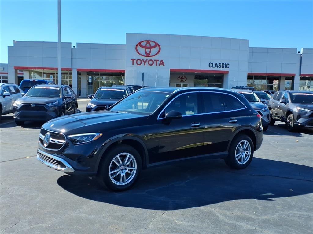 2023 Mercedes-Benz GLC GLC 300's photo