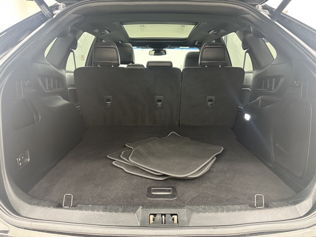 2020 Ford Edge ST photo 15