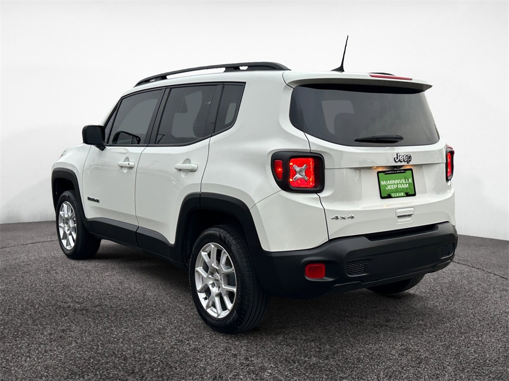 2023 Jeep Renegade Latitude photo 3