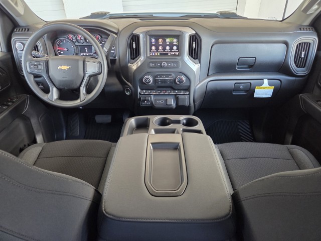 2025 Chevrolet Silverado 2500HD Custom photo 15