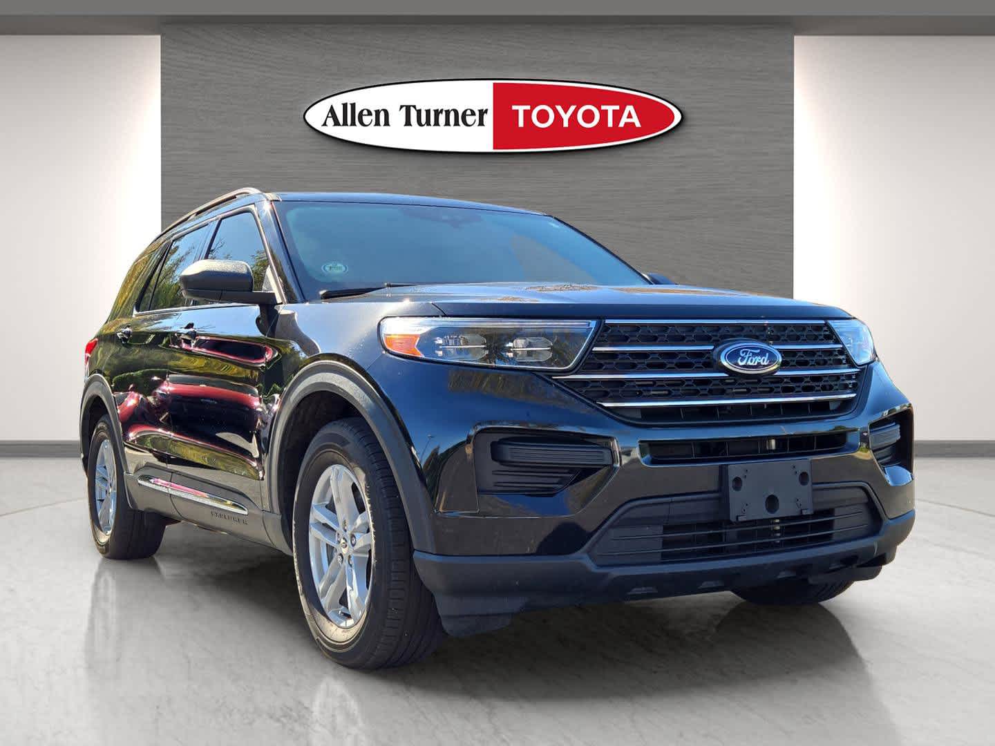 2024 Ford Explorer XLT photo 2