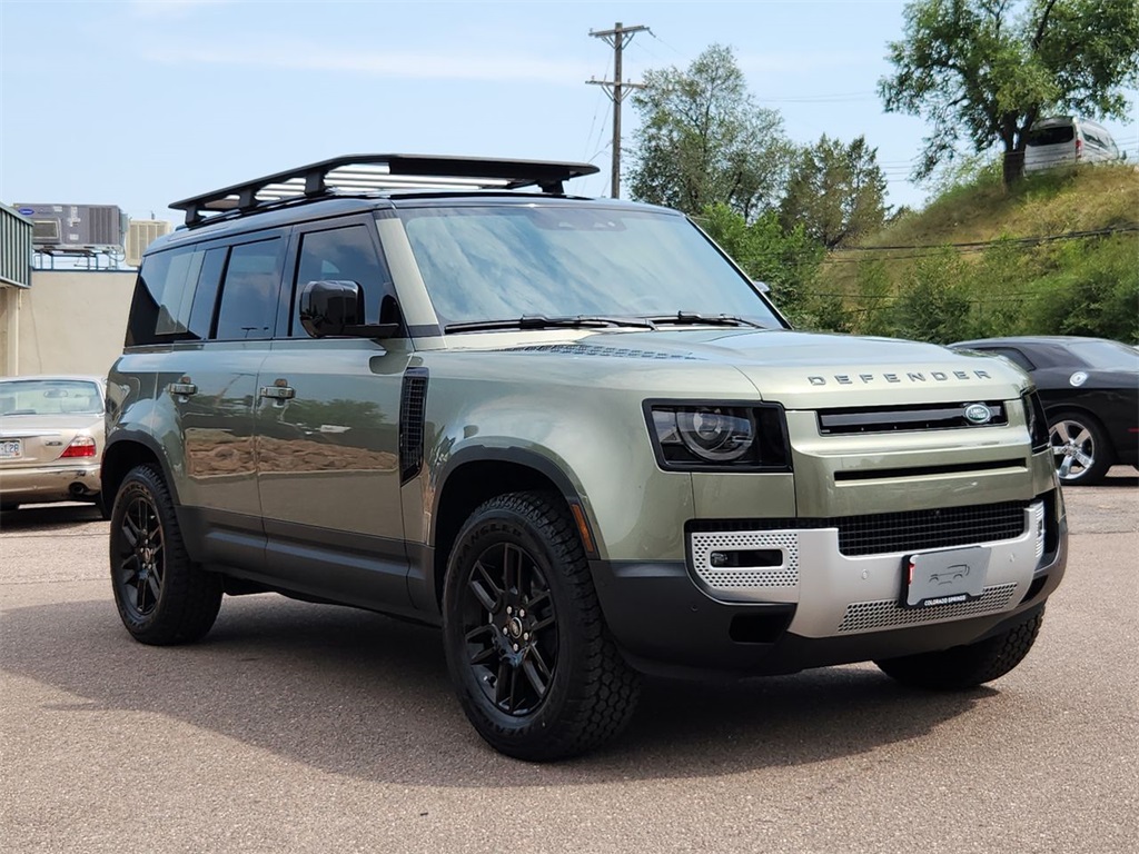 2025 Land Rover Defender 110 S photo 11