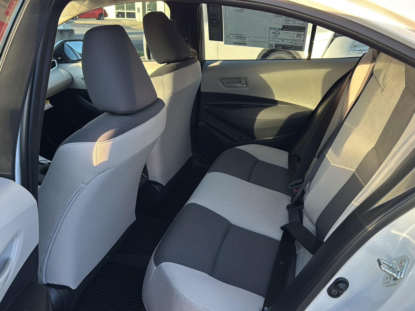 2025 Toyota Corolla LE photo 7