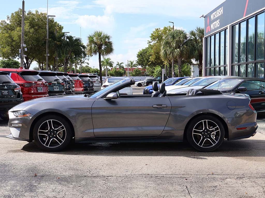 2022 Ford Mustang EcoBoost Premium photo 9