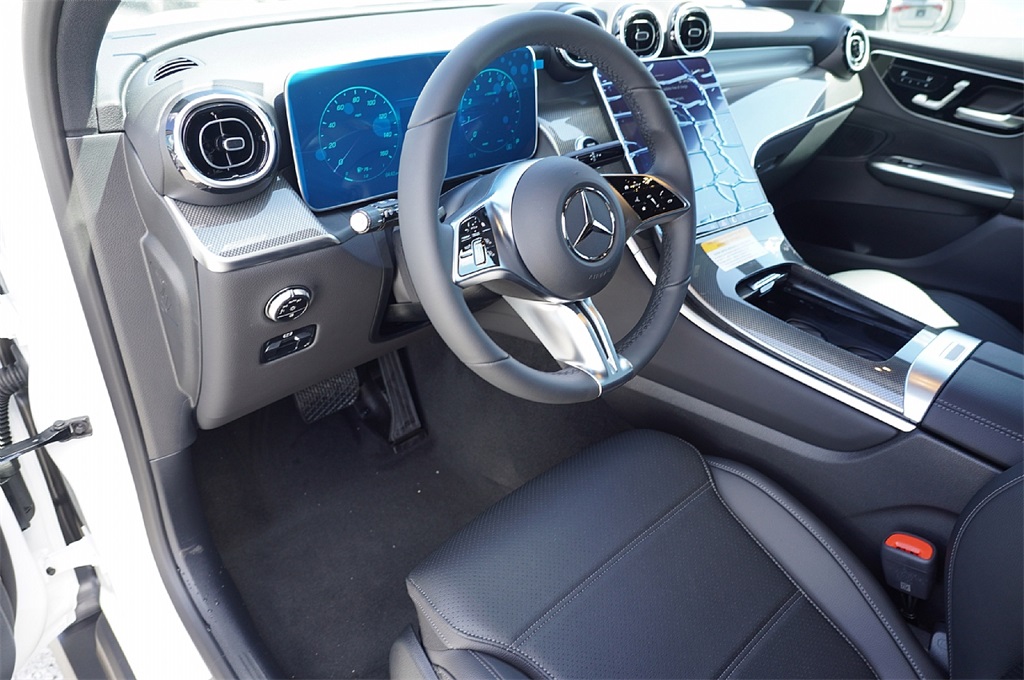 2026 Mercedes Benz GLC 300 photo 18