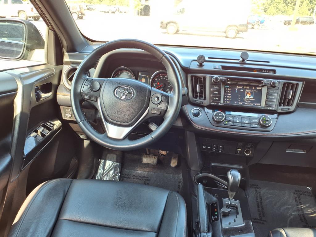2017 Toyota RAV4 SE photo 26