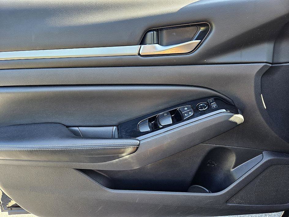 2023 Nissan Altima 2.5 SV photo 26