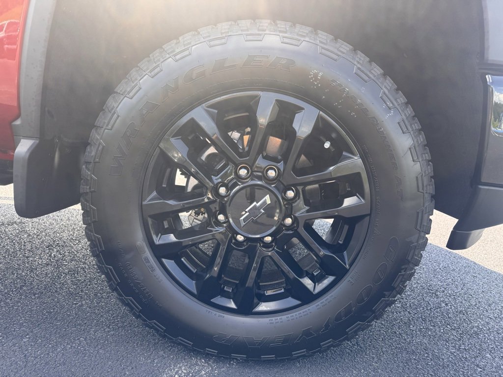 2025 Chevrolet Silverado 2500HD LTZ photo 29