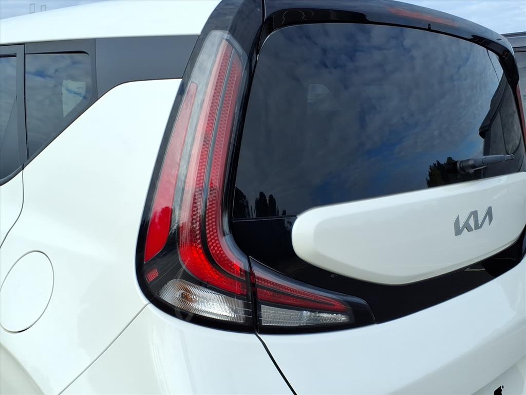2023 Kia Soul LX photo 8