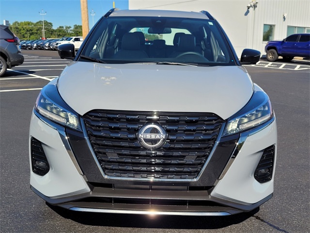 2024 Nissan Kicks SR photo 15
