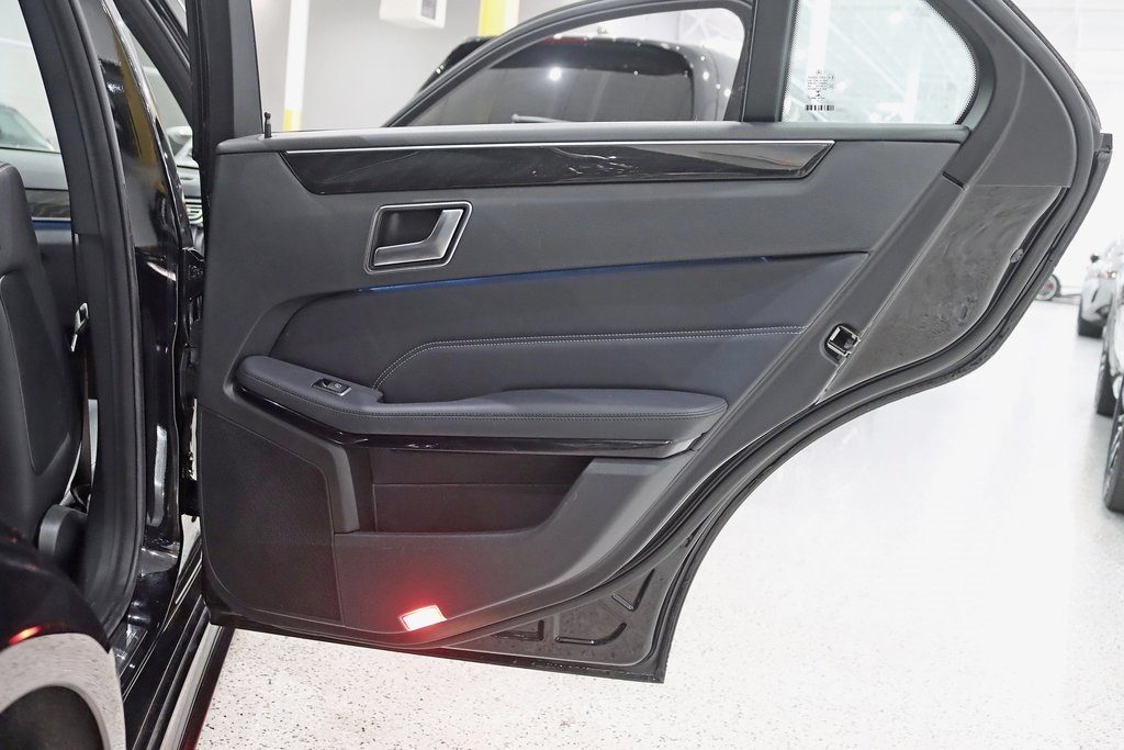 2016 Mercedes Benz E 350 4MATIC photo 35