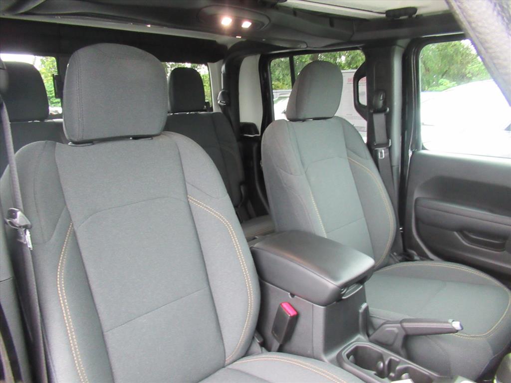 2024 Jeep Gladiator Sport S photo 10