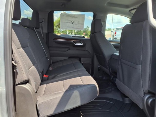 2025 Chevrolet Silverado 1500 LT photo 4