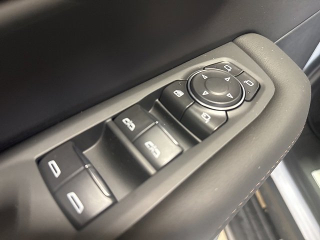 2026 Chevrolet Suburban High Country photo 3