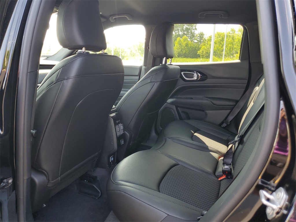 2025 Jeep Compass Latitude photo 6