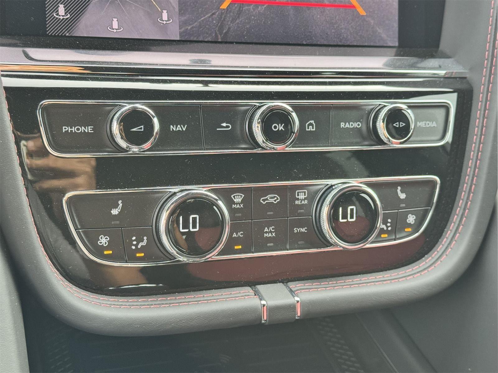 2024 Bentley Bentayga V8 photo 54